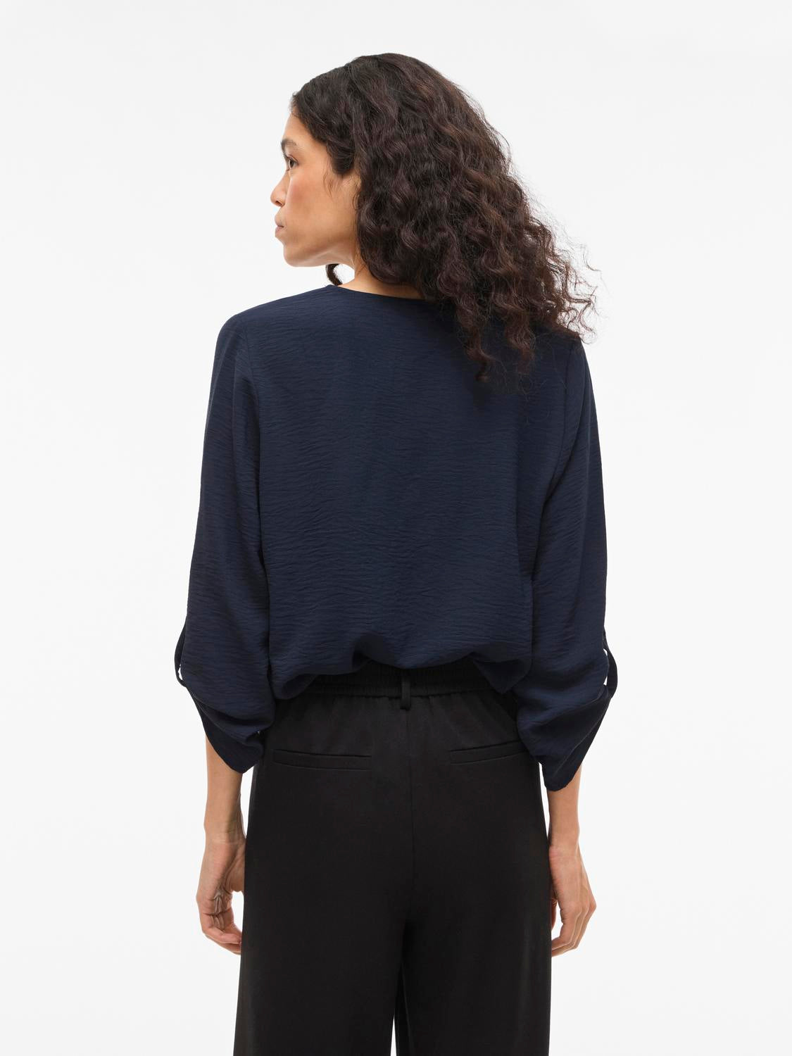 model_shot-back